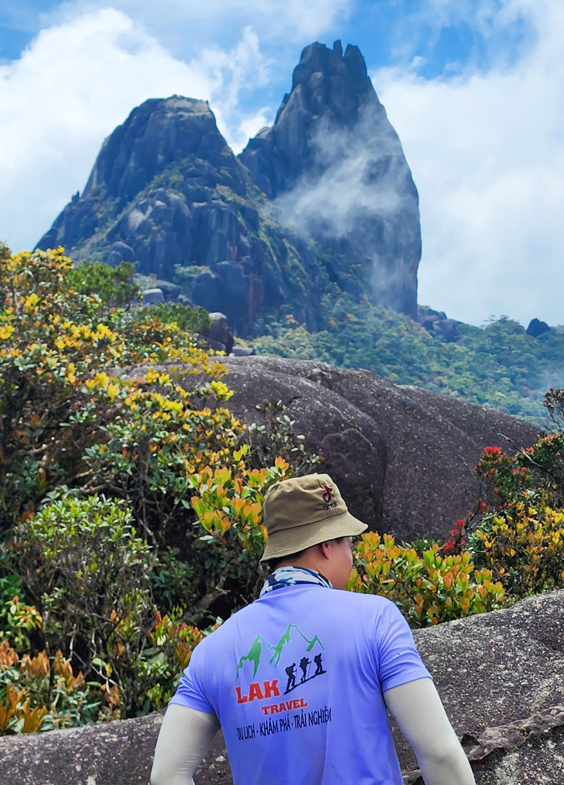 328f34eab35f06015f4e